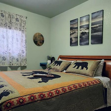 Trinity Escapes - Two Bedroom Two Bathroom Full Apartment Near Airport アンカレッジ エクステリア 写真