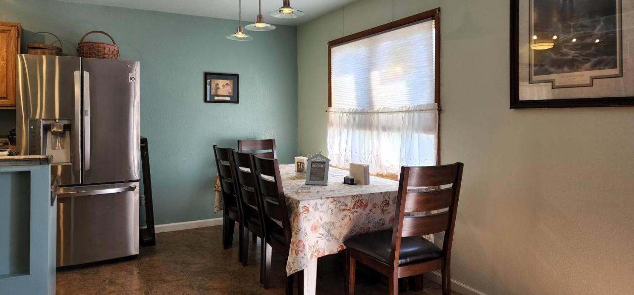 Trinity Escapes - Two Bedroom Two Bathroom Full Apartment Near Airport アンカレッジ エクステリア 写真