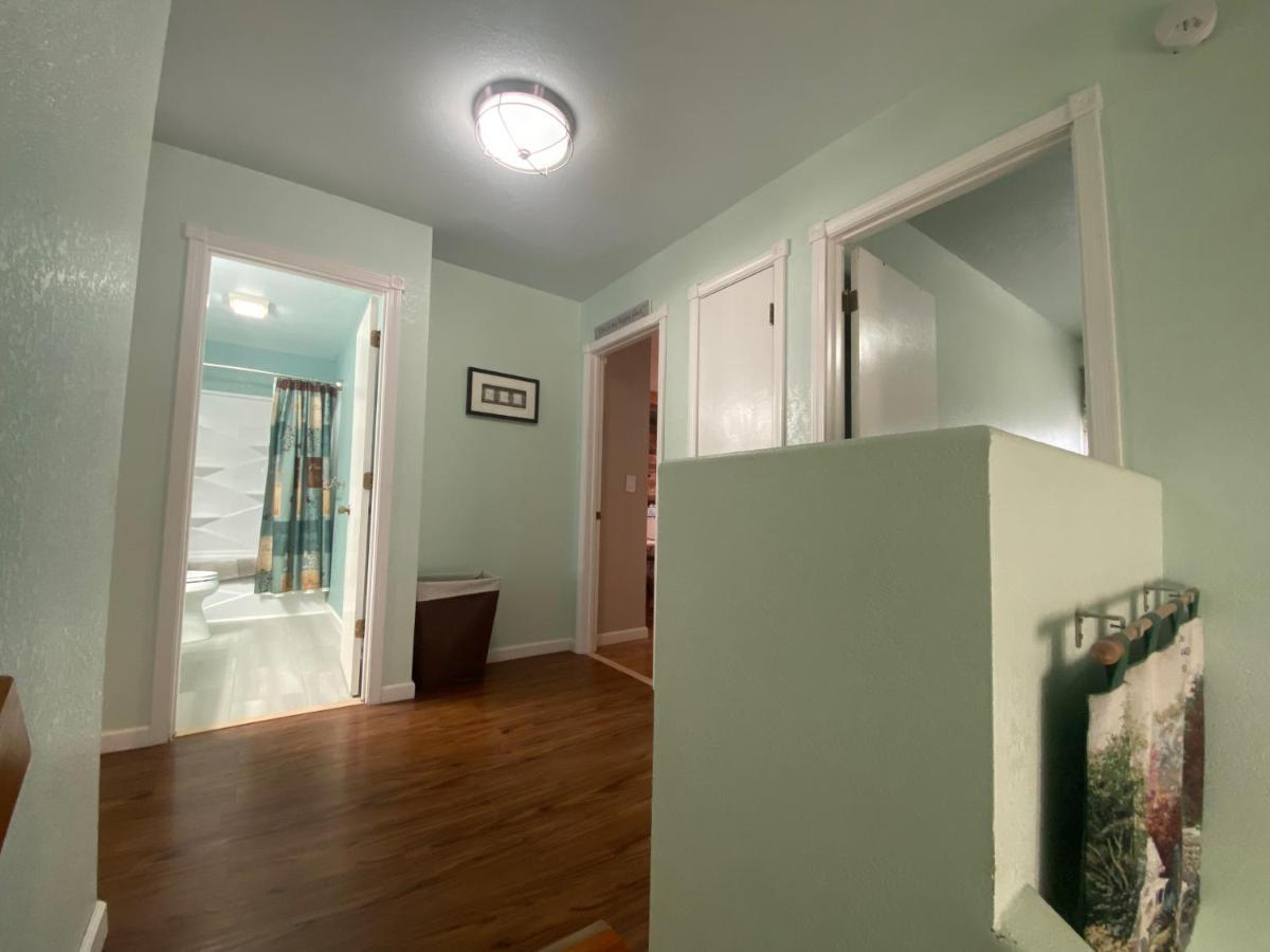 Trinity Escapes - Two Bedroom Two Bathroom Full Apartment Near Airport アンカレッジ エクステリア 写真